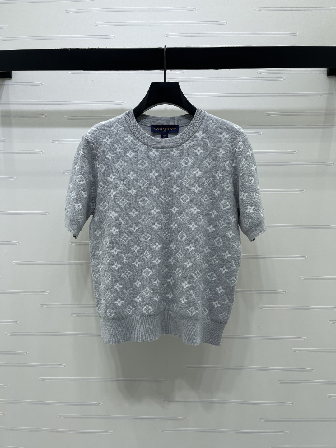 Women's short sleeves